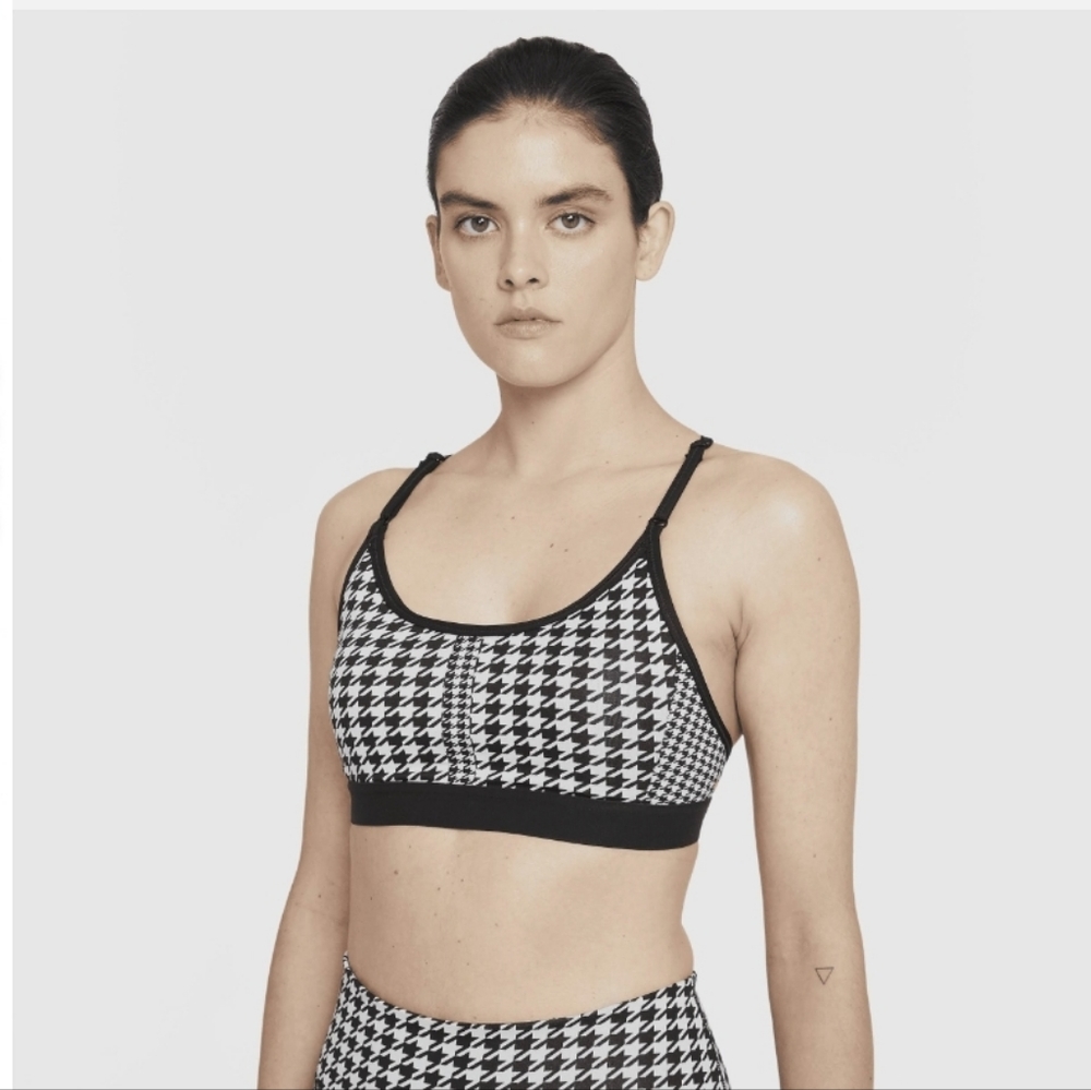 Nike sports bra womens size L-NWT
